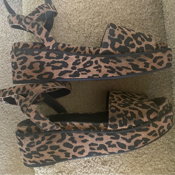 Gianni Bini platform sandals - Picture 3 of 4